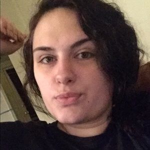 Meet your Posher, Leah